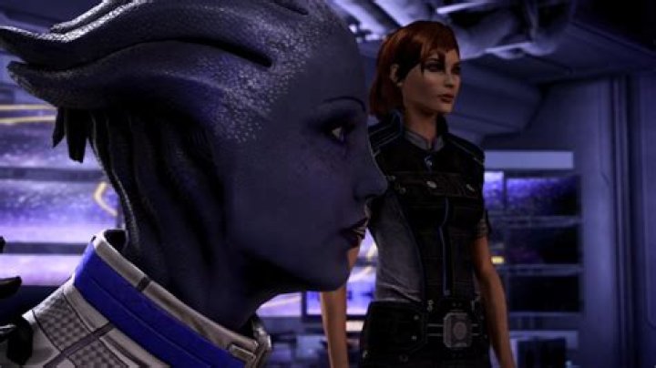 What characters can female Shepard romance?