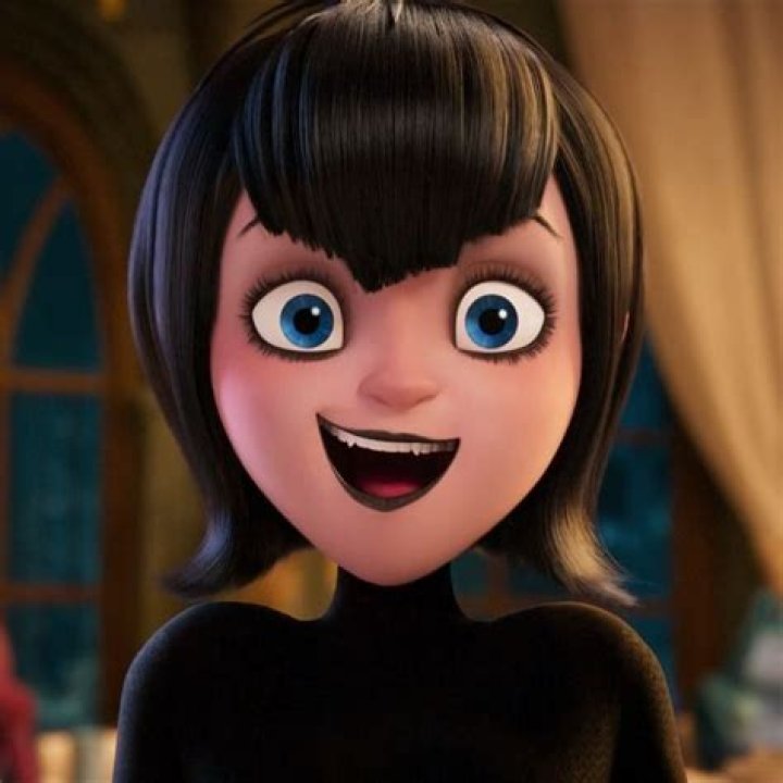Why did Maeve dye her hair?
